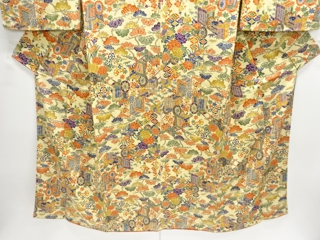  御所車に笠松・枝梅・菊模様小紋着物